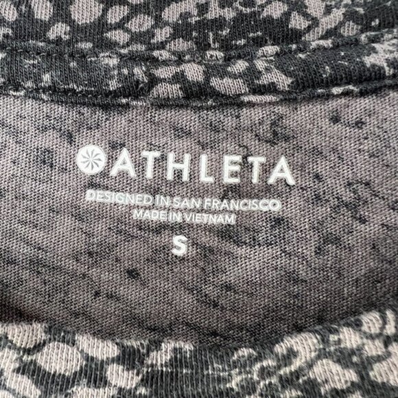 Athleta Daily Top Womens Small Snake Python Animal‎ Print Short Sleeve Tee - Picture 3 of 10